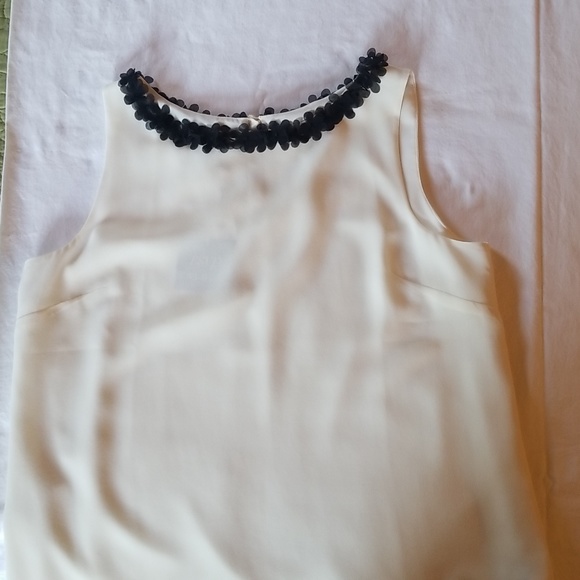 RSVP by Talbots Cream and Black Top with Flower Detail, NWT, Size M - Picture 3 of 5